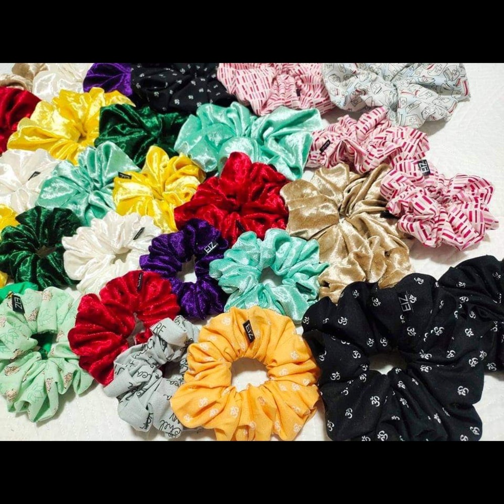 Handmade Scrunchies by EIZ 💛💛💛